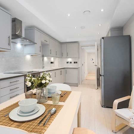 Apartment Wharf - Macarena Apartments ลอนดอน ภายนอก รูปภาพ