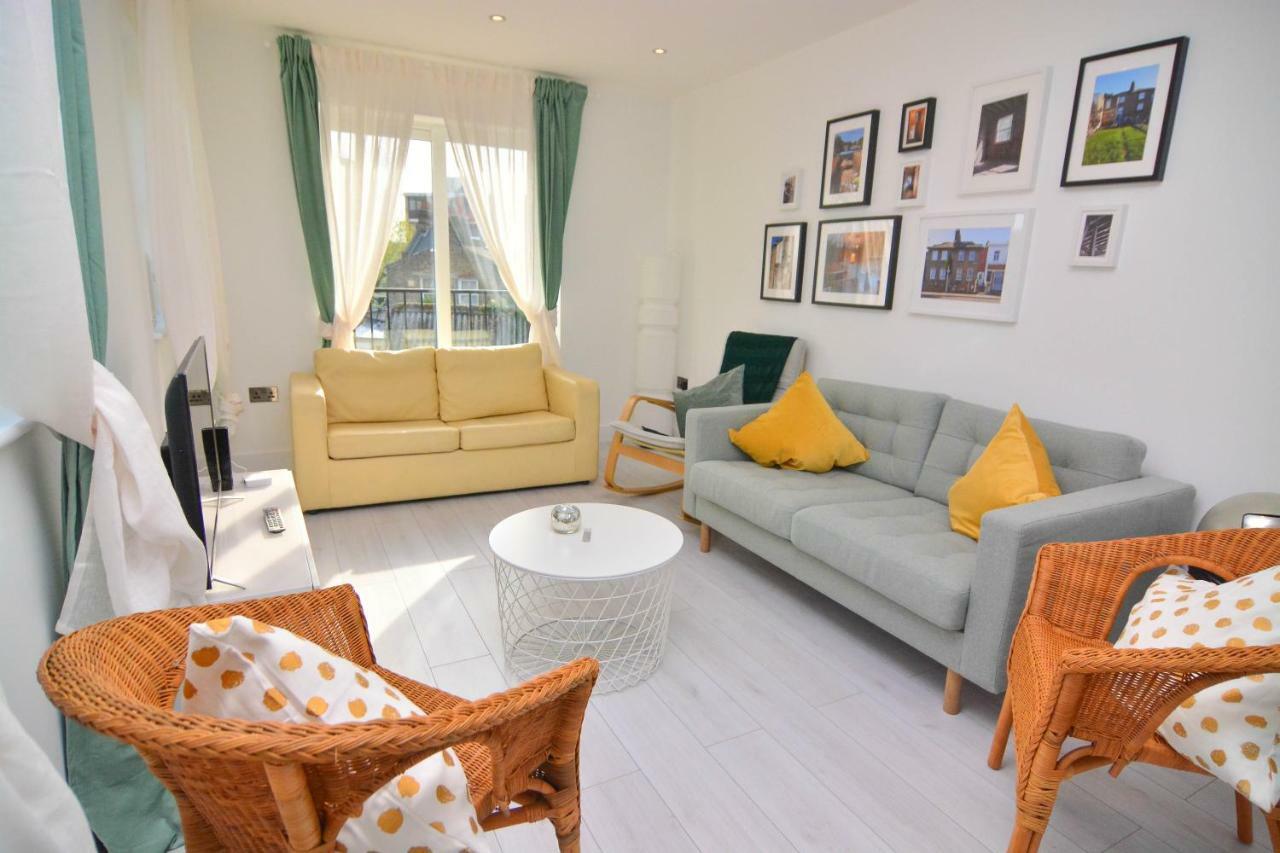 Apartment Wharf - Macarena Apartments ลอนดอน ภายนอก รูปภาพ