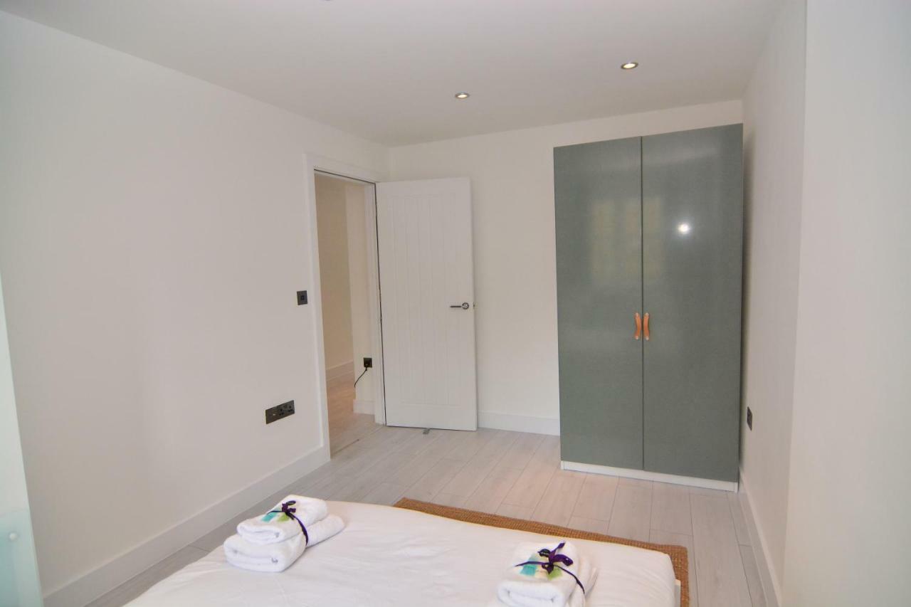 Apartment Wharf - Macarena Apartments ลอนดอน ภายนอก รูปภาพ
