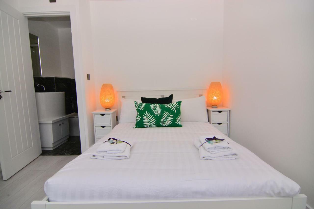 Apartment Wharf - Macarena Apartments ลอนดอน ภายนอก รูปภาพ
