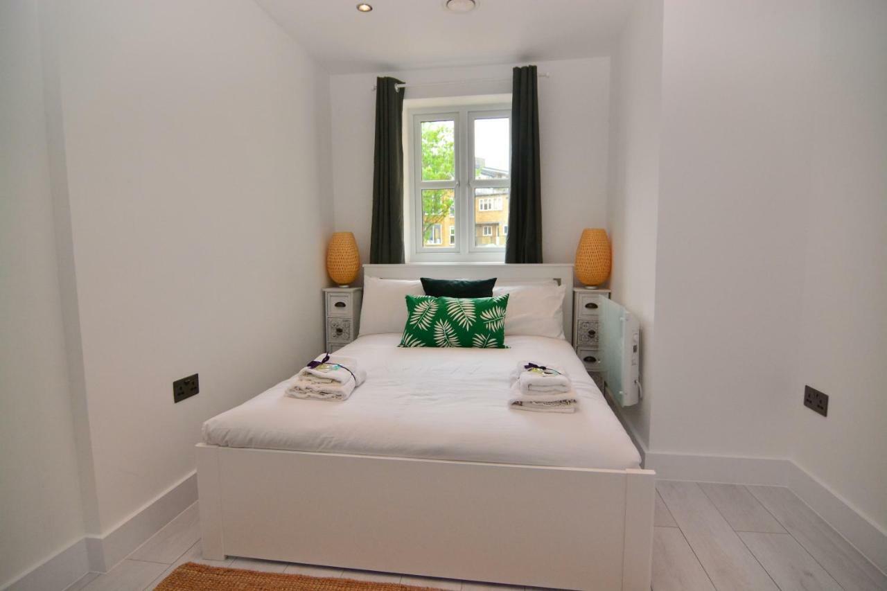 Apartment Wharf - Macarena Apartments ลอนดอน ภายนอก รูปภาพ