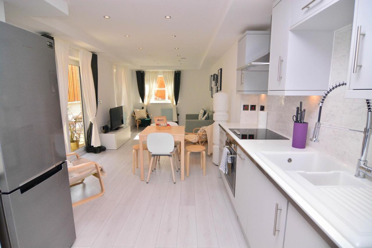 Apartment Wharf - Macarena Apartments ลอนดอน ภายนอก รูปภาพ