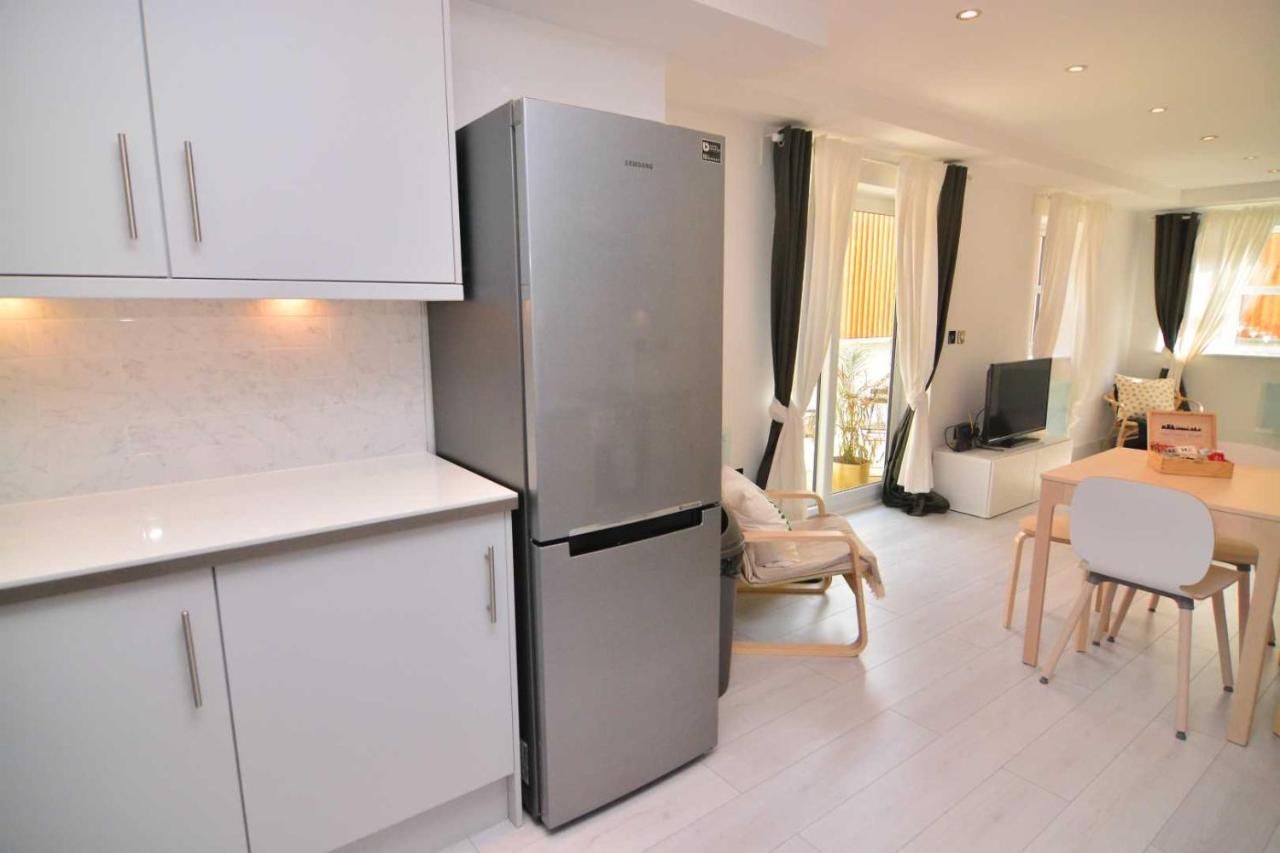 Apartment Wharf - Macarena Apartments ลอนดอน ภายนอก รูปภาพ